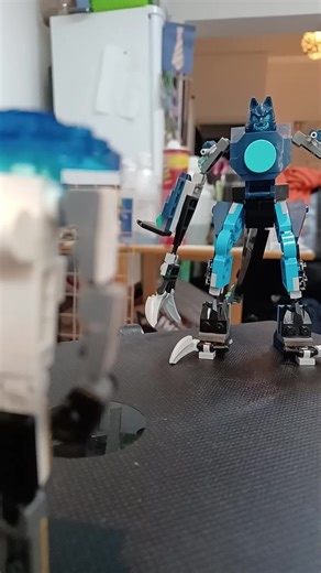 Wolf mask warrior VS master builder p2