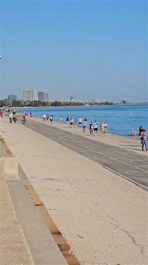 7.3K views · 597 reactions | 5 min of exercise a day keep the doctors away #chicagoepic | Chicago Epic | Facebook