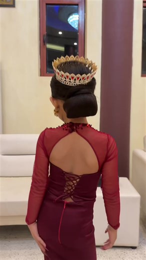 မီးအိမ်လို အရှိန်အဝါဖြင့် ထက်ထက်သာသာ တောက်ပနေမယ့် ဒီဇိုင်း