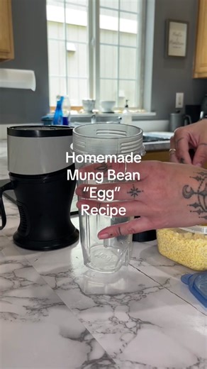 Super easy homemade vegan “eggs” recipe with mung beans 🌱 #asmr #asmrsounds #asmrtiktoks #asmrfood #vegan #veganrecipes #vegantiktok #plantbasedrecipes #homemade