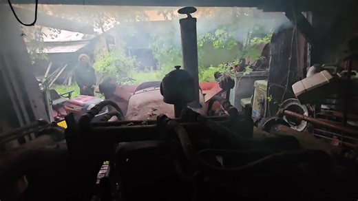 First time this Allis Chalmers crawler has moved in over 20 years. It's got the 271 2 stroke detroit diesel. The drive clutches even worked