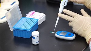 Measure glucose in culture media with the GlucCell Meter