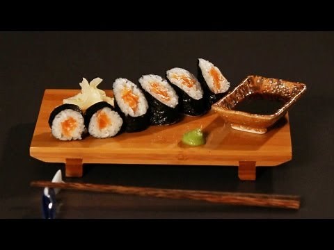 How to Make a Salmon Roll | Sushi Lessons
