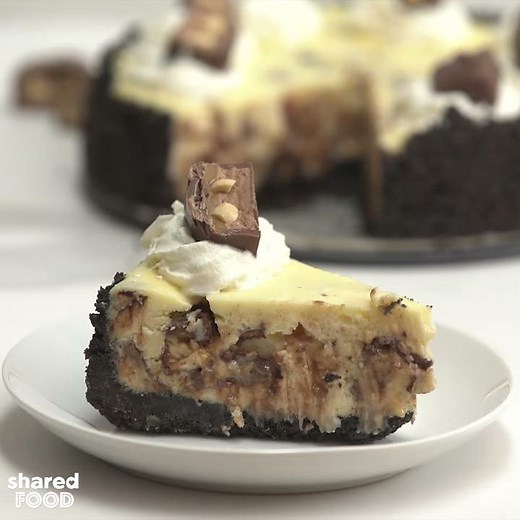 Snickers Caramel Chocolate Cheesecake