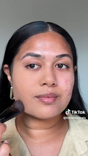Looking for an acne safe foundation? Look no further than BAREPRO® 16HR Skin-Perfecting Powder Foundation. It's proven accolades include: ✨ Provides 16-hour full coverage ✨ Visibly evens skin tone and texture over time ✨ Absorbs oil and controls shine for 24 hours #AcneSafeMakeup #AcneMakeup #SkinImprovingMakeup #BetterBareSkinEveryday @alyzzasiraj_
