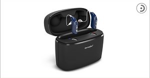 Los audífonos Bernafon Alpha ahora vienen con el nuevo Cargador de viaje. Este accesorio portátil está equipado con un banco de energía y una tapa para una carga conveniente fuera de casa. Más sobre el Cargador de viaje. #Bernafon #Alpha #ChargerPlus | Bernafon