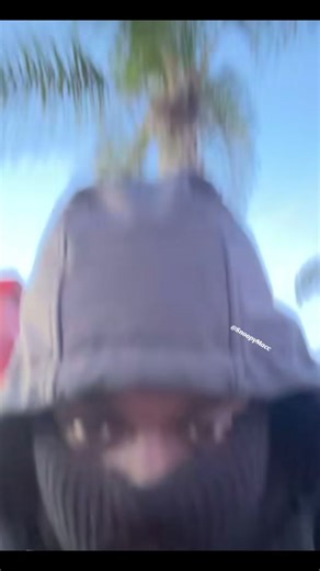 Just had to take his battery 😭 #funny #comedy #wild #neverletthemknowyournextmove #snoopymacc #scared #getout #careless #hood #battery #rob