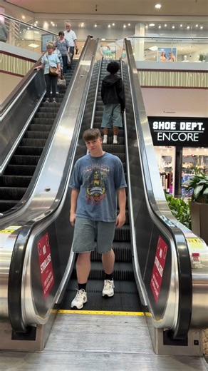 Somehow missed my flight so i went shopping!? #himbro #fyp #aurafarming #walking #motivstional #reel