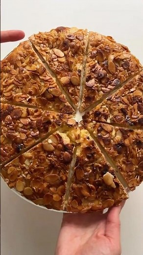 German Bee Sting Cake (Bienenstich) 🐝🍯🍰