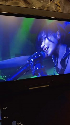 辰巳シーナ on Instagram: "アイドル時代🫢 昨日ファンの方がDVDみせてくれた🫢開けるの勿体ないから初めてみた #恵比寿マスカッツ"