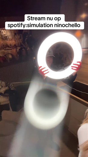 Dansen op 'Simulation' van Ninochello