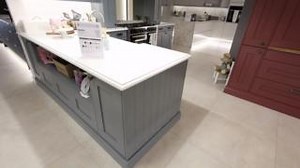 Norton Bespoke Painted With its bespoke painted finish, the Norton kitchen exudes sophistication and individuality. Its 20mm painted shaker door features flush joints, a solid ash woodgrain frame, and a flat veneered centre panel, adding a touch of elegance to any kitchen space. A full specification of everything used bit.ly/yorkshire-set-9 | DIY Kitchens