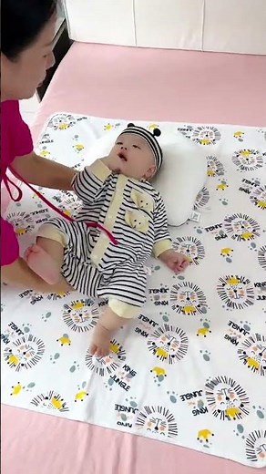 Protect bedding and stay stress-free with this waterproof diaper pad #momlife #babygear