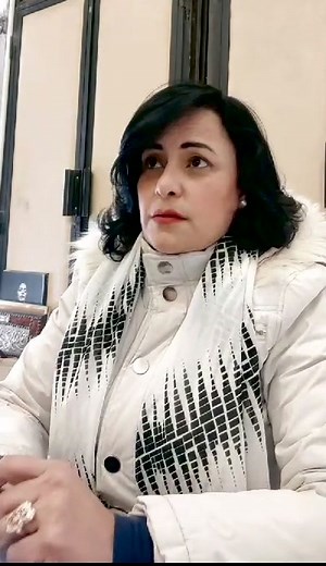 Communicating with Sign Language: A Visual Guide