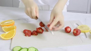 Watch Max K Bento Style Lunch Box with 2 Layers and Cutlery, Green on Amazon Live