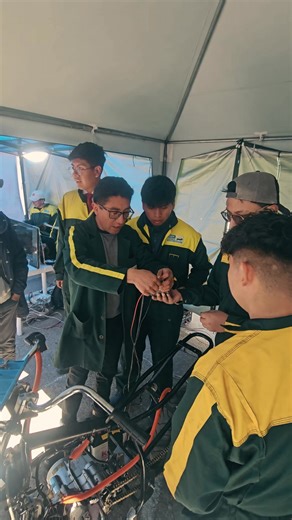 Proyecto innovador elaborado por nuestros estudiantes. Siempre pensando en como contribuir a la comunidad y al medio ambiente. #lapazbolivia #MedioAmbiente #ecologico #estudiantes #proyectos #ferias #simonbolivar | Instituto Tecnológico Simón Bolívar