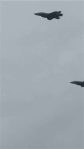 USMC F-35Bs from MCAS Cherry Point perform a low level flyover at the MCAS Cherry Point Airshow 2026