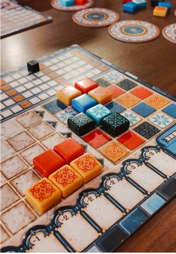 Who’s excited for weekend? 🎉 If you’re looking for a place to go out with your friends or family, or simply getting bored with just mall and cafes, go check out @gameopoly.id ✨ It’s a board game cafe with spacious area, lots of table and more than 300 board games title to make your quality time even more fun! Enjoy FREE welcome popcorn, alongside free flow snacks (for selected package), and play all your hearts out ❤️ #jktfoodsquad Board games cafe • board game geek • bg cafe • gading serpong •