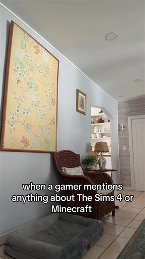 my ear is perched that’s all I gotta say🤠 #sims4tok #fyp #gamergirl #minecraft #pcgaming