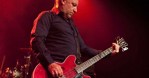 Peter Hook toca o melhor de Joy Division e New Order em SP