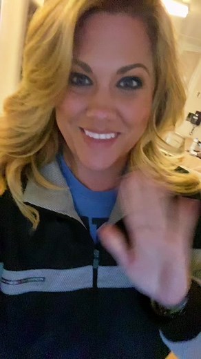 #christineportshopping #cruise #cruiseship #hollandamericaline #alaska #wifeonboard @dutchworld_americangirl @dutchworld_americangirl