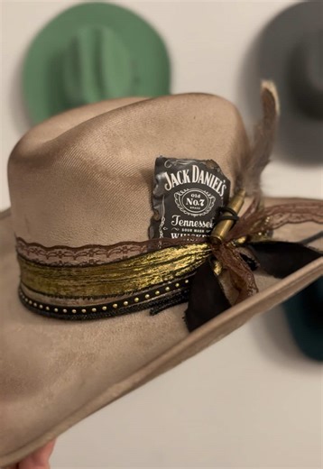 We’ve had a few requests to recreate one of our more popular hat designs. We LOVE doing that, but we also add slight variations to ensure everyone gets a truly one-of-a-kind hat from Boho Hat Co! As always, if you’re interested in a hat, fill out the form in our bio. We will respond within 2 weeks to get going on your requests! #hatbar #westernfashion #tampahatbar #eventplanner #westernstyle