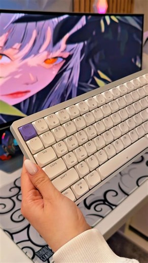Low Profile Keyboard = PRO Level Typing?!🧠
