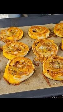 Pizzaschnecken schnell & einfach mit fertigen Pizzateig