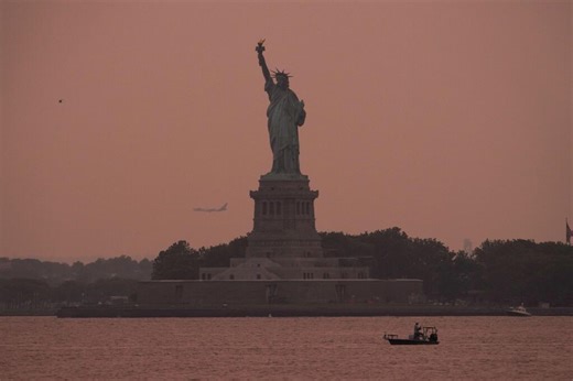 美联邦政府停摆 纽约自由女神像火炬或熄灭