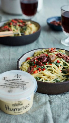 383K views · 558 reactions | All you need to make this hearty HUMMUS PASTA: pasta, hummus, black olives, red chilli & spinach. DELISH ✨ Find the full recipe here: https://bit.ly/4dRxVoG | Pesto Princess | Facebook