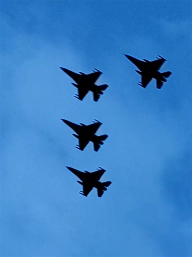 F-16 Fighter Jets Military Flyover 112th Fighter Squadron of the Ohio Air National Guard conduct a military flyover of four (4) F-16s at Lincoln Financial Field during 2025 NFC Wildcard Playoffs game. #flyeaglesfly #philadelphiaeagles #flyover #f16 #f16fighter