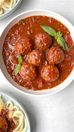 LAMB MEATBALLS. Get the full recipe in the comment section😋 | Meals With Mash