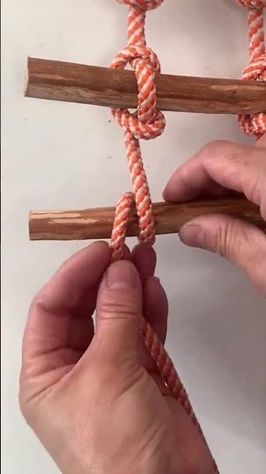 Easy to learn rope ladder knot tying method