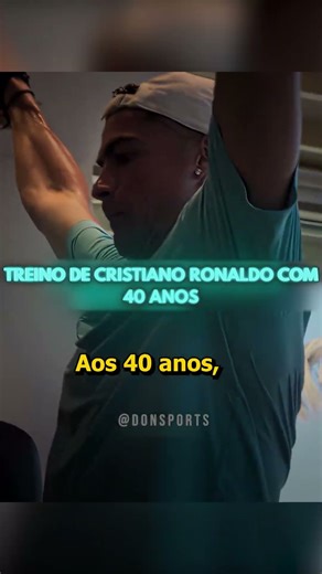 The difference in physique between Messi and CR7!