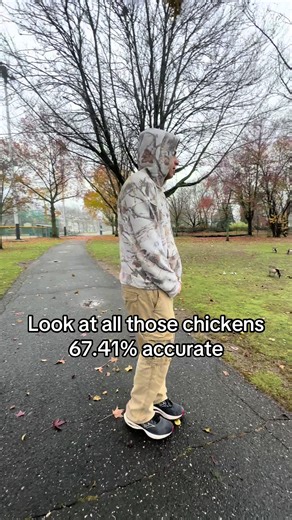 I’m sorry everybody but look at the chickens #vine#fyp#trend#funny#haha