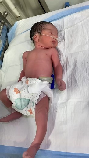 #baby #born #doutor #nurse | Doctor and Baby