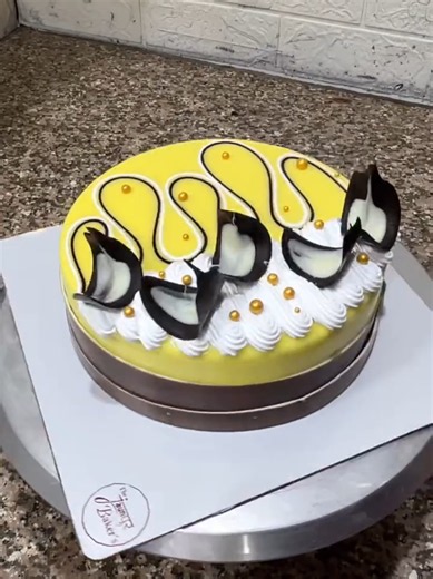 Pineapple Cake Design Tutorial: Easy Pineapple Cake Decoration