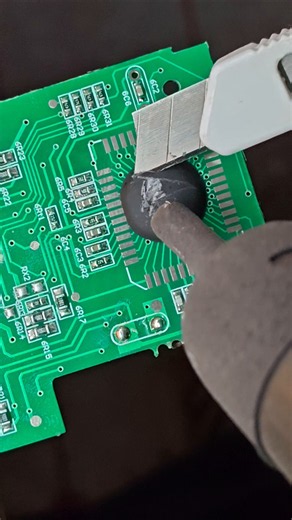 Inside in Microcontroller #shorts #experiment #trending #electronic #tips #tricks #microcontroller