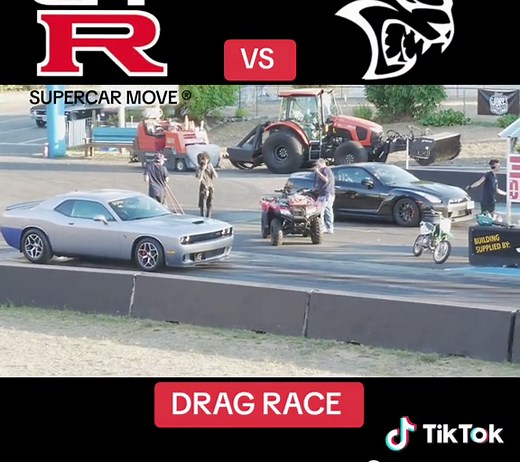 Nissan GT-R R35 vs Dodge Hellcat - Epic Drag Race Showdown