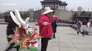 Huge dragon kite spotted during kite festival in China