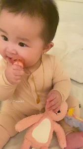 Playing with her pacifier 🥰 #baby #babygirl #7monthsold #cutenessoverload #babyfever #toocute #cutebaby #makingmemories #reelsviral #reelsvideo | BabyKlassy