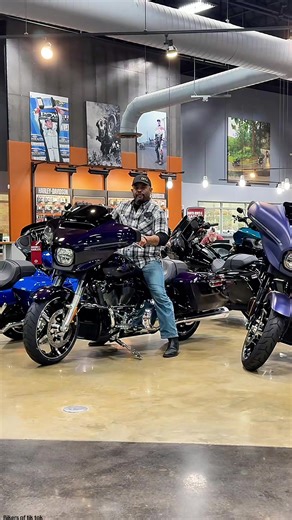 Harley Davidson Enthusiasts Showcase Their Style