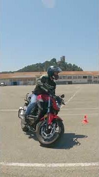 Position yourself well when turning around at the bottom of the track