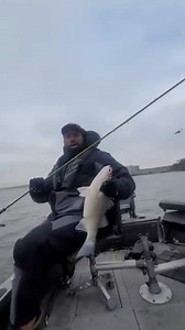 How to land big fish on light line! | Fishing Ken