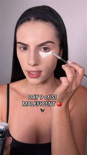 day nine how are we almost halfway through!!? what do we think!? #makeup #31daysofhalloween