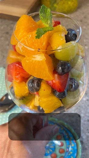 5-minute fruit salad that looks amazing #shorts #foodie