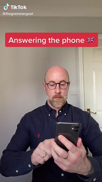 How to Properly Answer a Phone Call in English