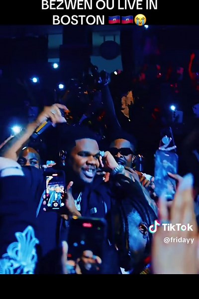 Bezwenn Ou Live Performance in Boston