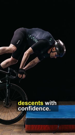Revolutionary Cycling Suit: Safety Meets Speed!