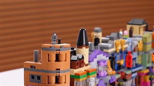 乐高10308迷你对角巷，88cm微缩街景精致还原，哈迷收藏必入手！桌面摆放超吸睛，还原魔法世界细节，拼搭乐趣满满，日常装饰也很出片～